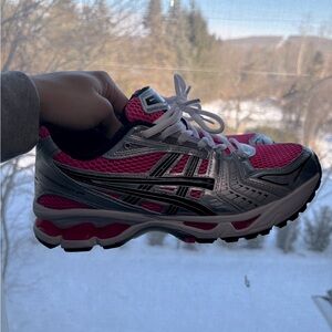 Asics Gel Kayano 14 Pink, Size 9, New condition